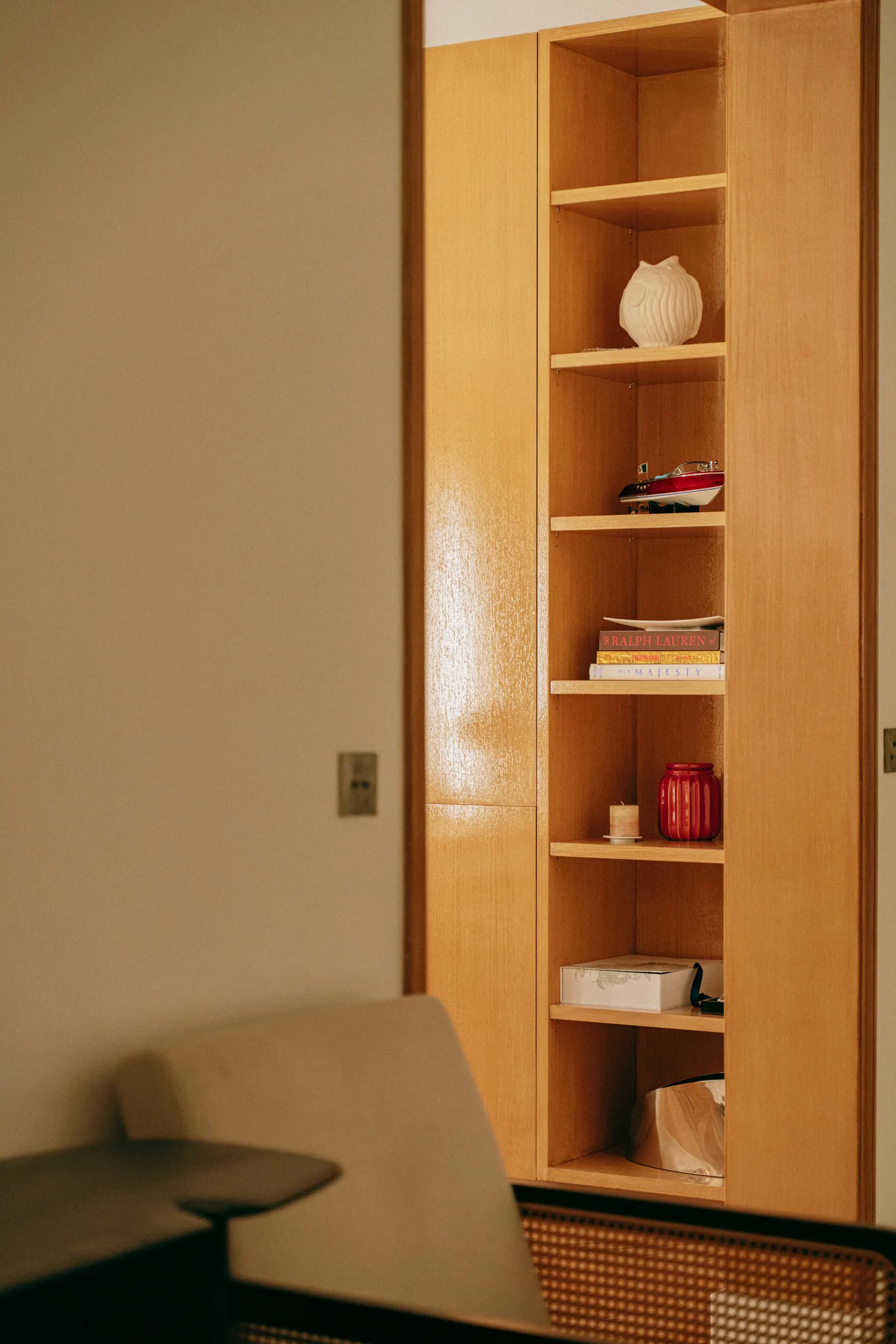 Bibliothèque sur mesure en bois blond