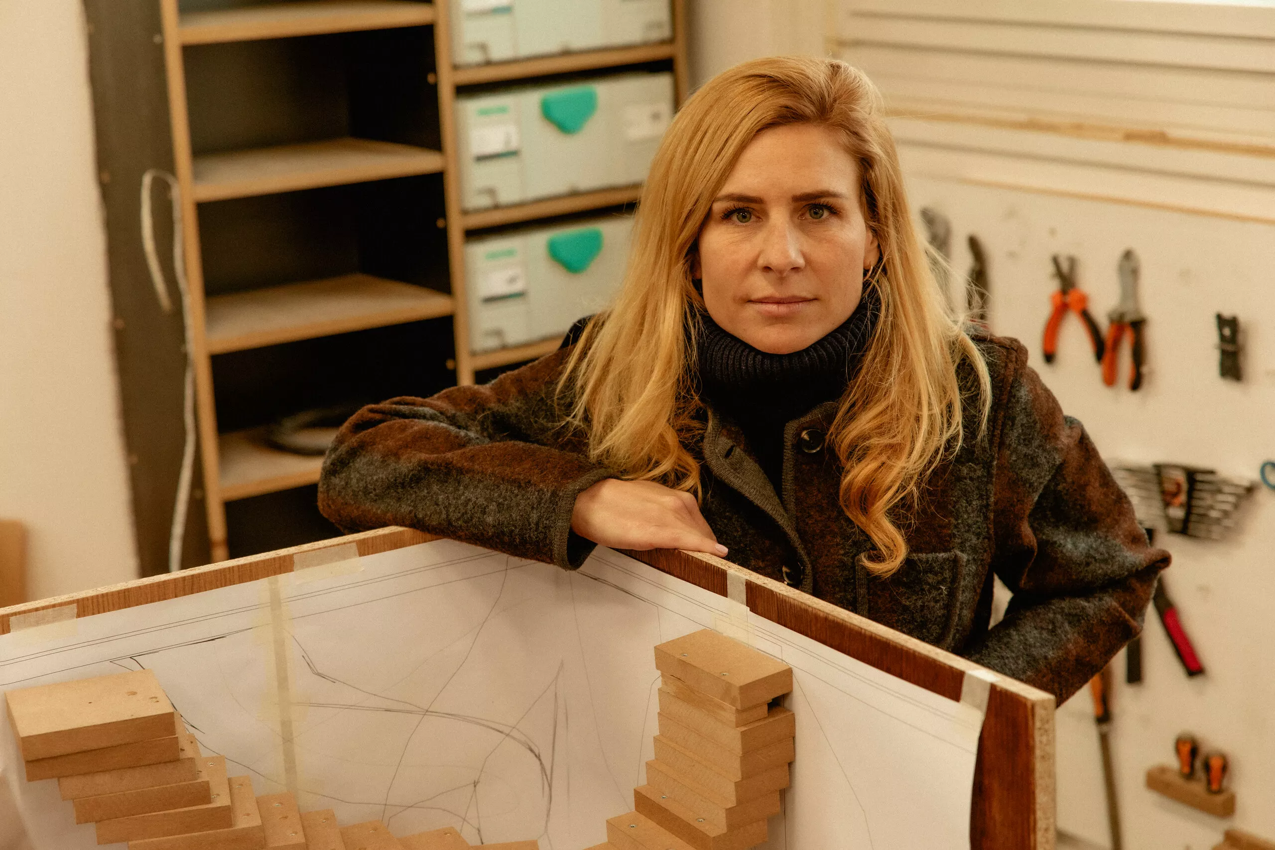 Genèse de la table Roots : Capucine Damour à l’atelier, vue 12